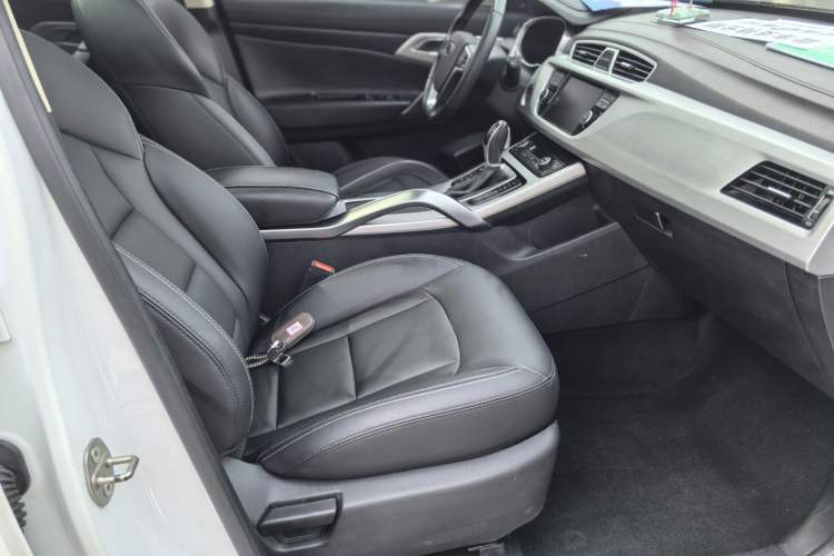 Used Geely Auto Emgrand X7 Sport 2016 1.8TD Automatic Smart Model Interior 7