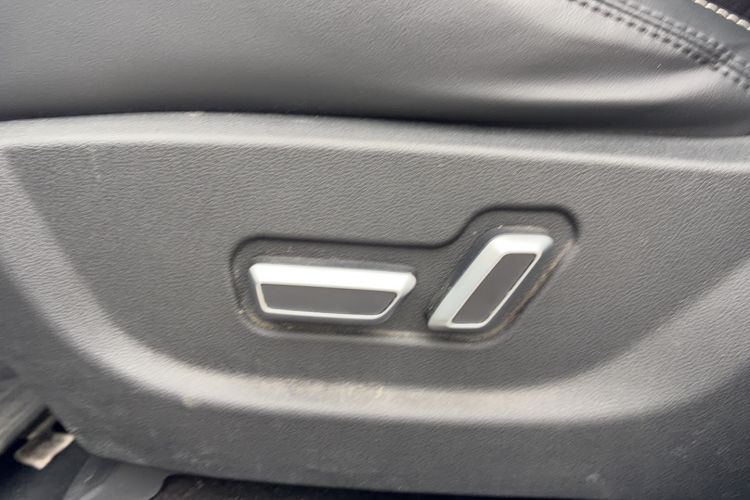 Used Geely Auto Emgrand X7 Sport 2016 1.8TD Automatic Smart Model Interior 9