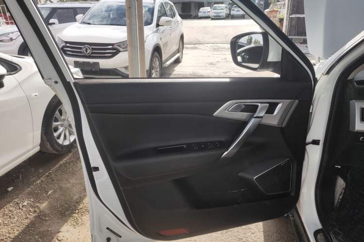 Used Geely Auto Emgrand X7 Sport 2016 2.0L Manual Smart Connect Version Left Front Door Interior