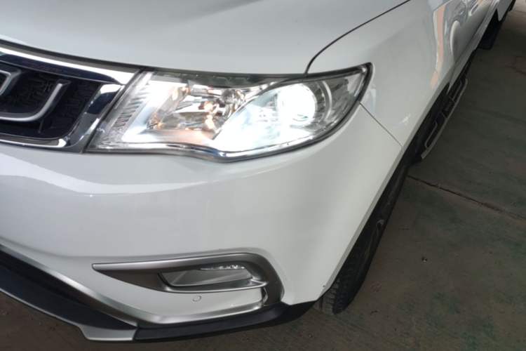 Used Geely Auto Emgrand X7 Sport 2016 1.8TD Automatic ZhiShang Model Left Front Headlight