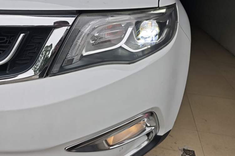 Used Geely Auto Emgrand X7 Sport 2016 1.8TD Automatic ZhiZun Version Left Front Headlight