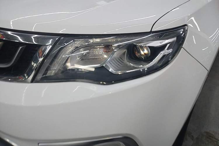 Used Geely Auto Emgrand X7 Sport 2016 1.8TD Automatic ZhiZun Version Left Front Headlight