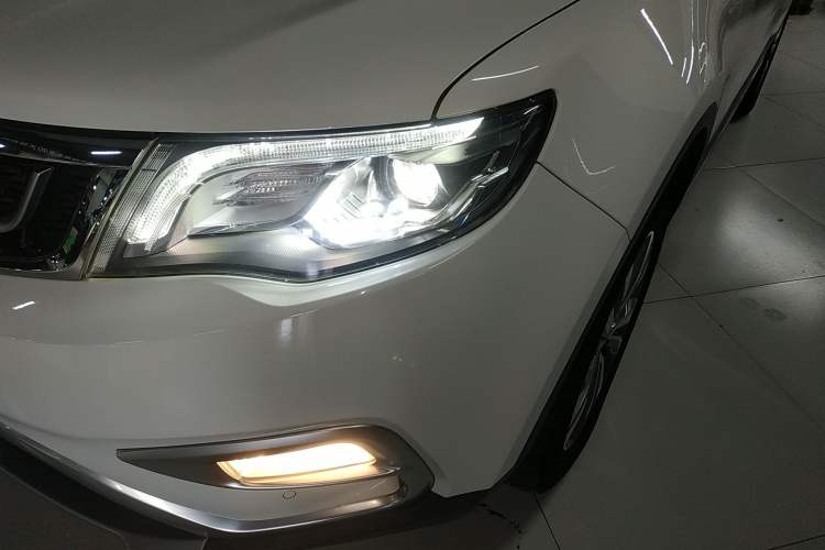Used Geely Auto Emgrand X7 Sport 2016 1.8TD Automatic ZhiZun Version Left Front Headlight