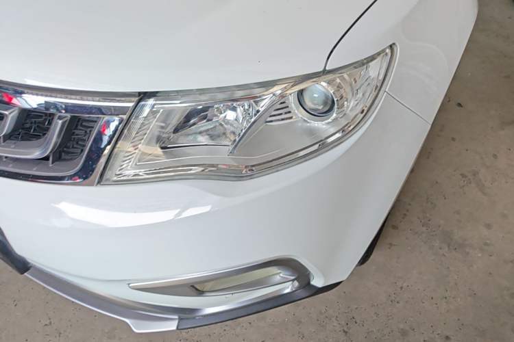 Used Geely Auto Emgrand X7 Sport 2016 2.0L Manual ZhiShang Version Left Front Headlight