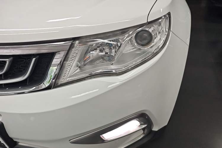 Used Geely Auto Emgrand X7 Sport 2016 1.8TD Automatic Smart Connectivity Version Left Front Headlight