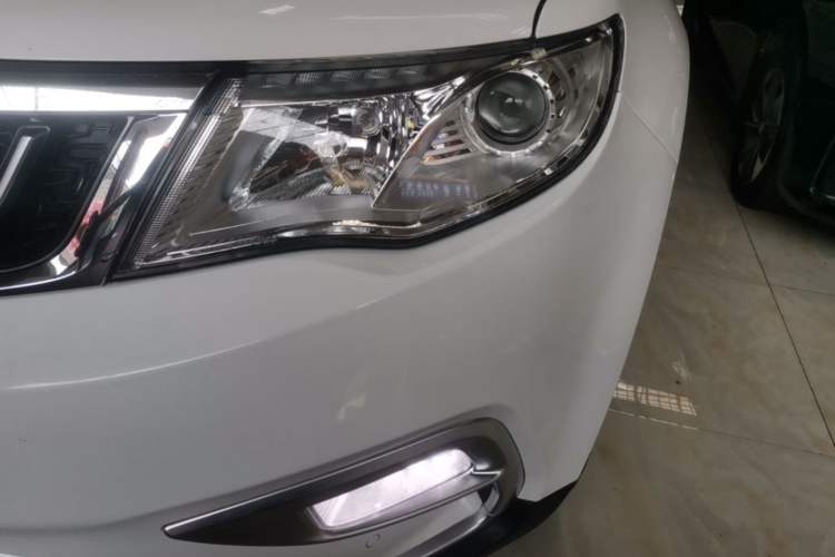 Used Geely Auto Emgrand X7 Sport 2016 2.0L Manual ZhiShang Version Left Front Headlight