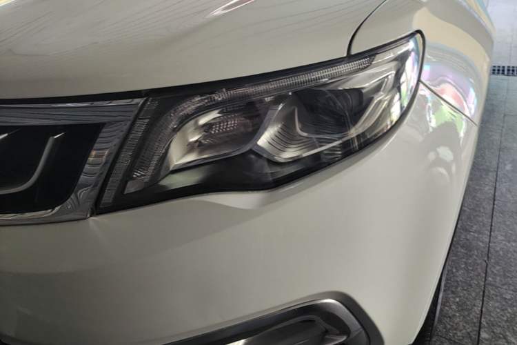 Used Geely Auto Emgrand X7 Sport 2016 1.8TD Automatic ZhiZun Version Left Front Headlight