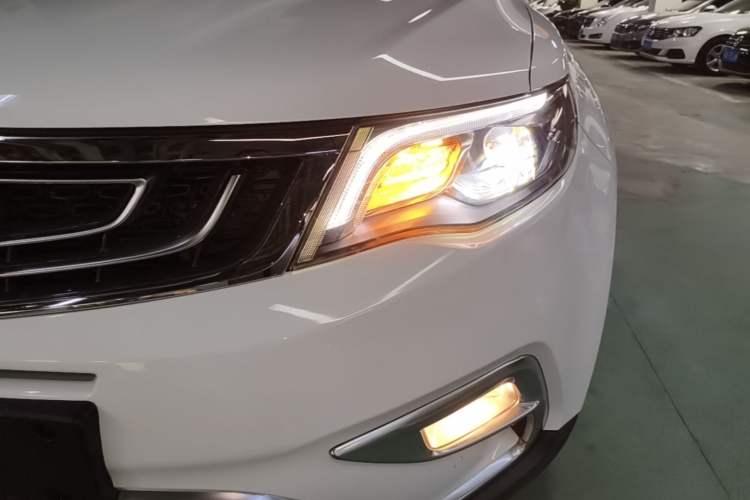 Used Geely Auto Emgrand X7 Sport 2016 1.8TD Automatic ZhiZun Version Left Front Headlight