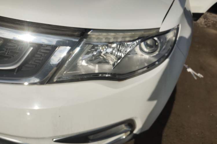 Used Geely Auto Emgrand X7 Sport 2016 2.0L Manual Smart Connect Version Left Front Headlight