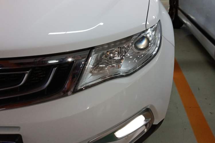 Used Geely Auto Emgrand X7 Sport 2016 1.8TD Automatic Smart Connectivity Version Left Front Headlight