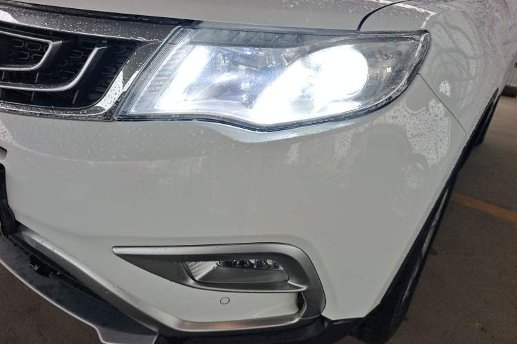 Used Geely Auto Emgrand X7 Sport 2016 2.0L Manual ZhiShang Version Left Front Headlight