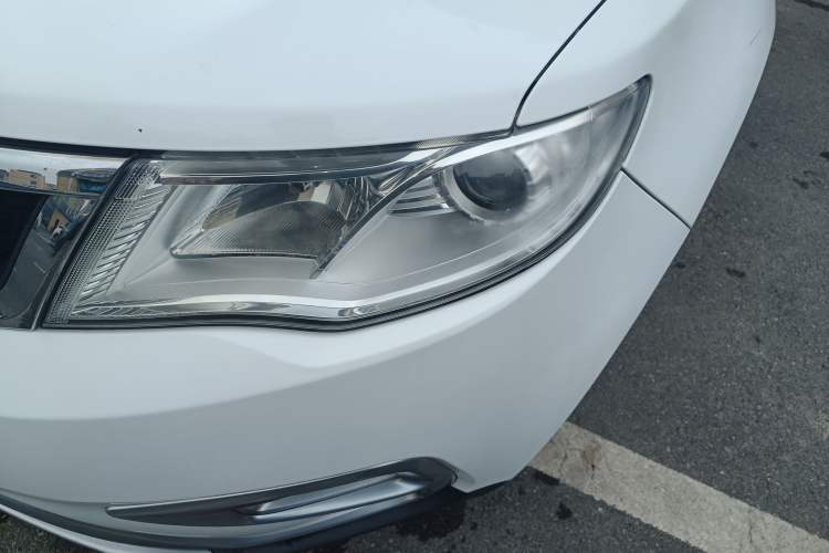Used Geely Auto Emgrand X7 Sport 2016 1.8TD Automatic ZhiShang Model Left Front Headlight