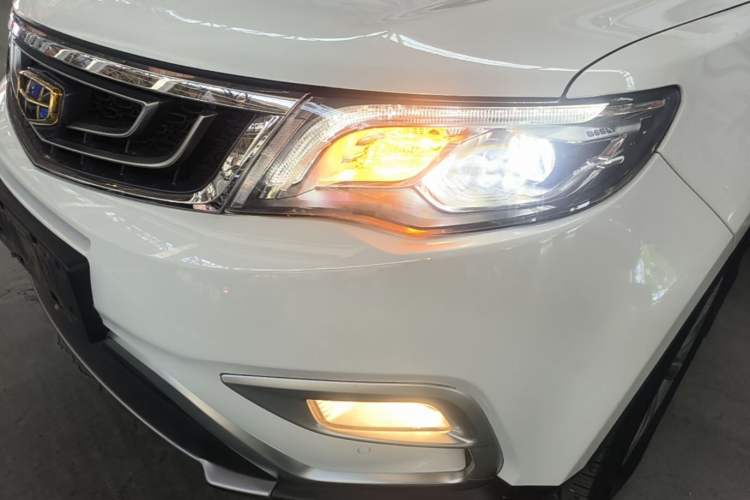 Used Geely Auto Emgrand X7 Sport 2016 1.8TD Automatic ZhiZun Version Left Front Headlight