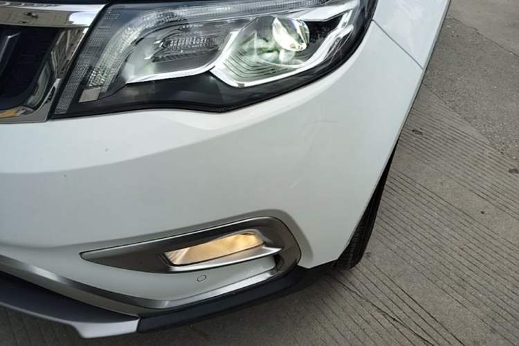Used Geely Auto Emgrand X7 Sport 2016 1.8TD Automatic ZhiZun Version Left Front Headlight