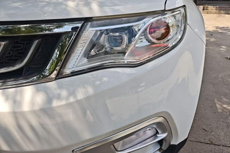 Used Geely Auto Emgrand X7 Sport 2016 2.0L Manual ZhiShang Version Left Front Headlight