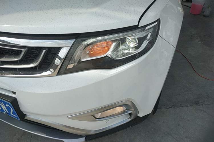 Used Geely Auto Emgrand X7 Sport 2016 1.8TD Automatic ZhiZun Version Left Front Headlight