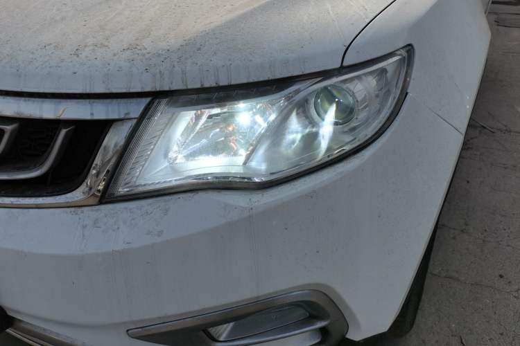 Used Geely Auto Emgrand X7 Sport 2016 2.0L Manual ZhiShang Version Left Front Headlight