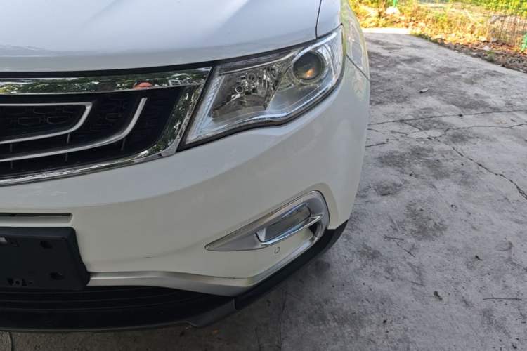 Used Geely Auto Emgrand X7 Sport 2016 1.8TD Automatic ZhiShang Model Left Front Headlight