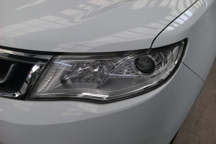 Used Geely Auto Emgrand X7 Sport 2016 2.0L Manual ZhiShang Version Left Front Headlight