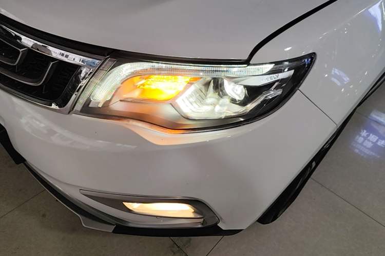 Used Geely Auto Emgrand X7 Sport 2016 1.8TD Automatic Smart Model Left Front Headlight