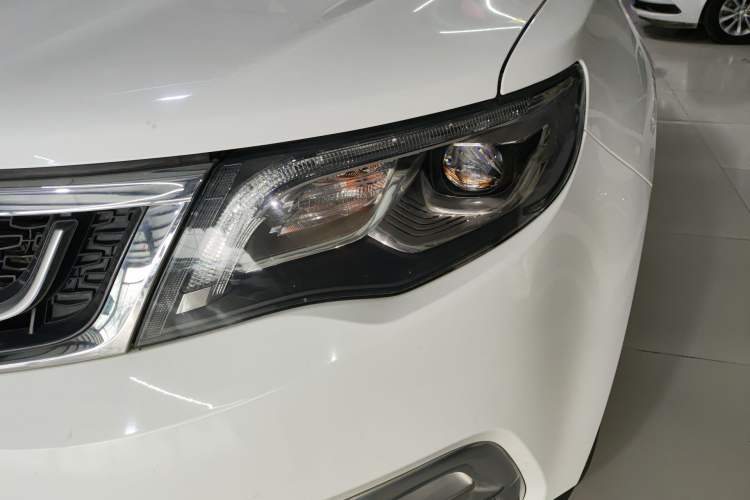 Used Geely Auto Emgrand X7 Sport 2016 1.8TD Automatic ZhiZun Version Left Front Headlight