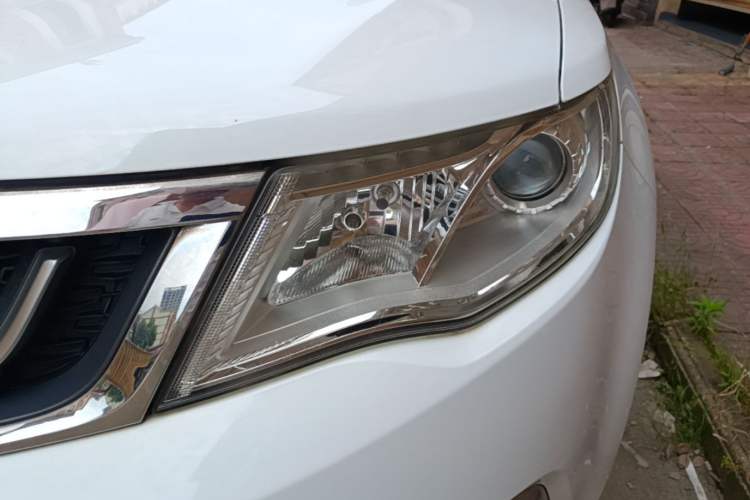 Used Geely Auto Emgrand X7 Sport 2016 1.8TD Automatic Smart Connectivity Version Left Front Headlight