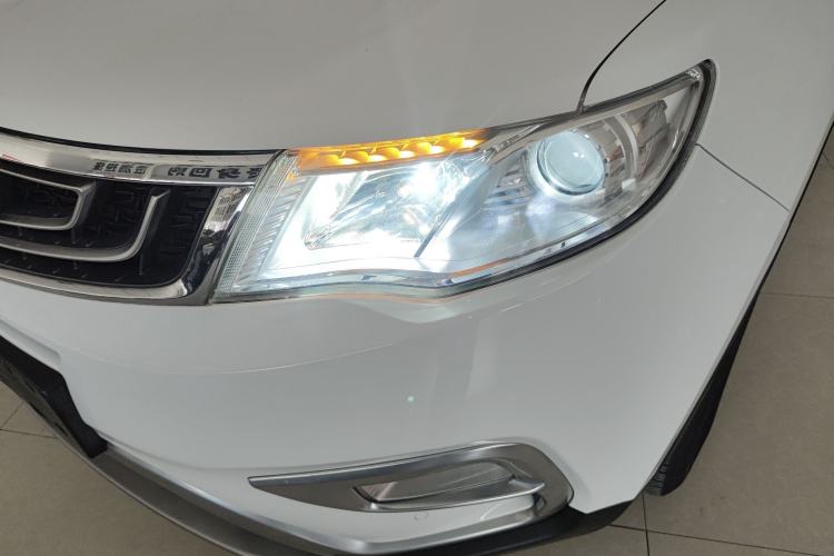 Used Geely Auto Emgrand X7 Sport 2016 1.8TD Automatic ZhiShang Model Left Front Headlight