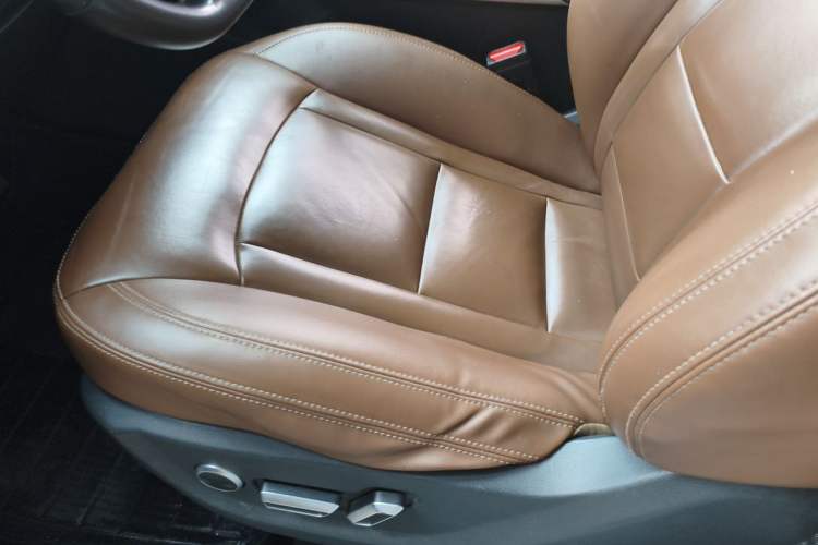 Used Geely Auto Emgrand X7 Sport 2016 1.8TD Automatic ZhiZun Version Left Front Seat