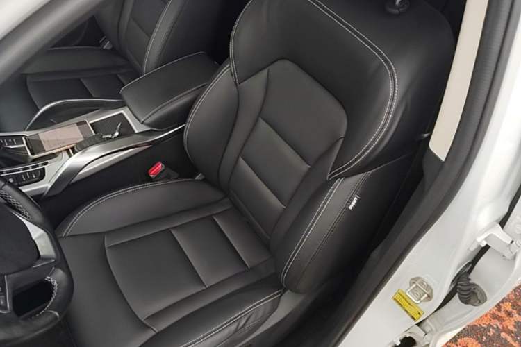 Used Geely Auto Emgrand X7 Sport 2016 1.8TD Automatic Smart Model Left Front Seat
