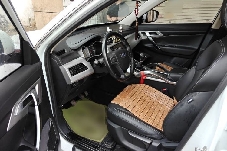 Used Geely Auto Emgrand X7 Sport 2016 2.0L Manual ZhiShang Version Left Front Seat