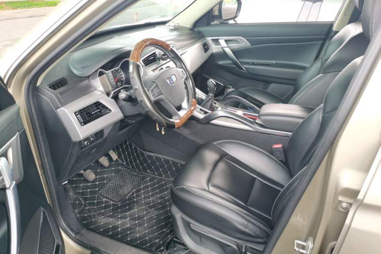 Used Geely Auto Emgrand X7 Sport 2016 2.0L Manual Smart Connect Version Left Front Seat