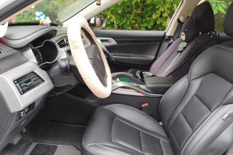 Used Geely Auto Emgrand X7 Sport 2016 1.8TD Automatic Smart Connectivity Version Left Front Seat