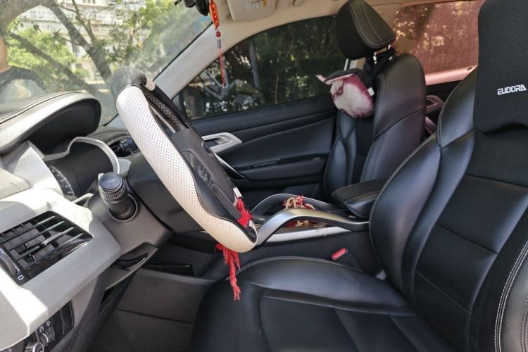 Used Geely Auto Emgrand X7 Sport 2016 1.8TD Automatic Smart Connectivity Version Left Front Seat