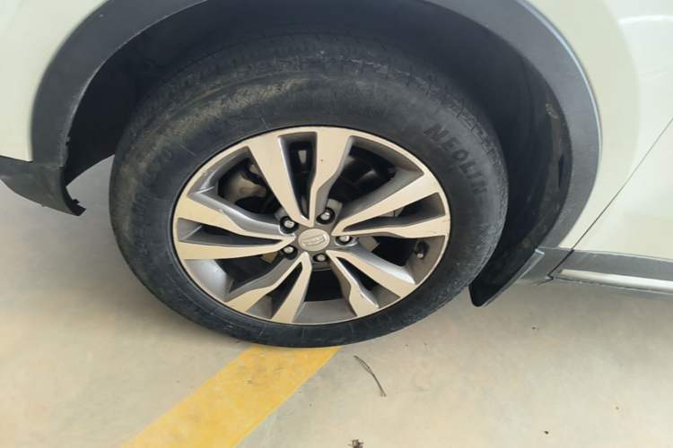 Used Geely Auto Emgrand X7 Sport 2016 1.8TD Automatic ZhiZun Version Left Front Wheel Hub
