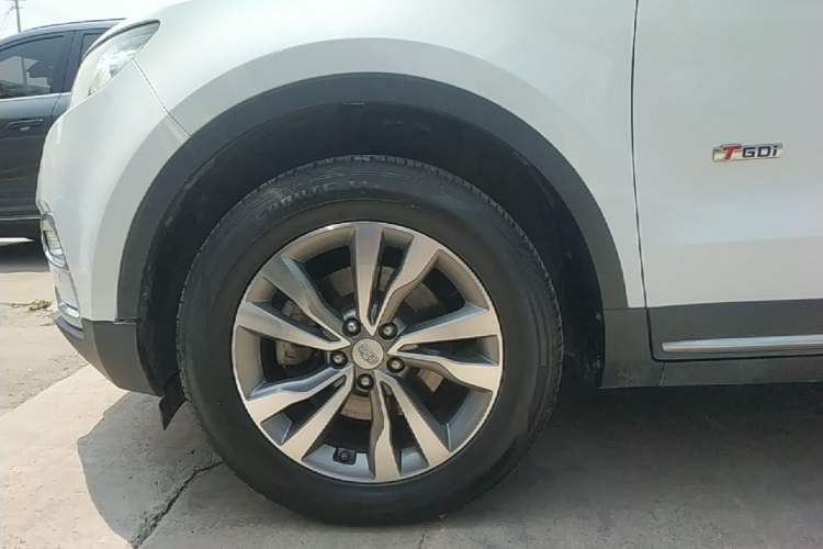 Used Geely Auto Emgrand X7 Sport 2016 1.8TD Automatic Smart Connectivity Version Left Front Wheel Hub