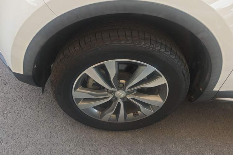 Used Geely Auto Emgrand X7 Sport 2016 1.8TD Automatic Smart Connectivity Version Left Front Wheel Hub