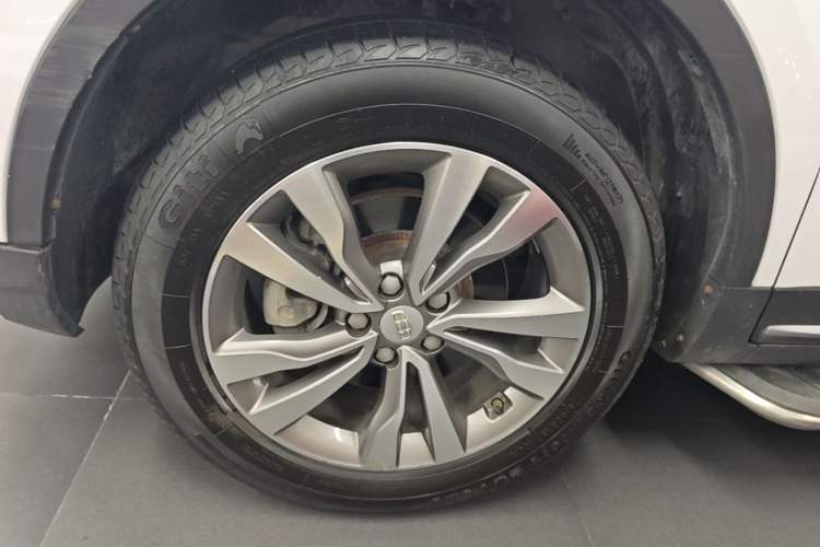 Used Geely Auto Emgrand X7 Sport 2016 1.8TD Automatic Smart Connectivity Version Left Front Wheel Hub