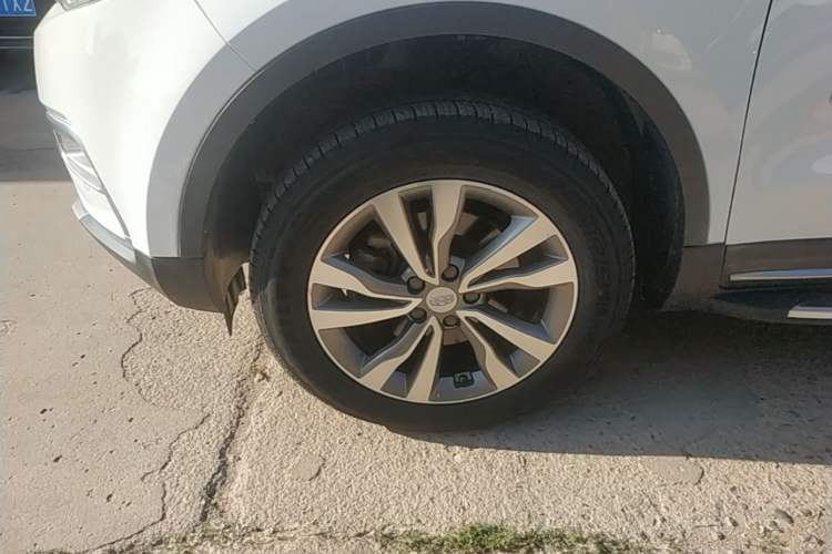 Used Geely Auto Emgrand X7 Sport 2016 1.8TD Automatic Smart Connectivity Version Left Front Wheel Hub