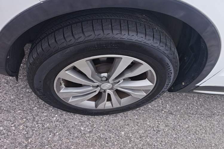 Used Geely Auto Emgrand X7 Sport 2016 1.8TD Automatic ZhiShang Model Left Front Wheel Hub