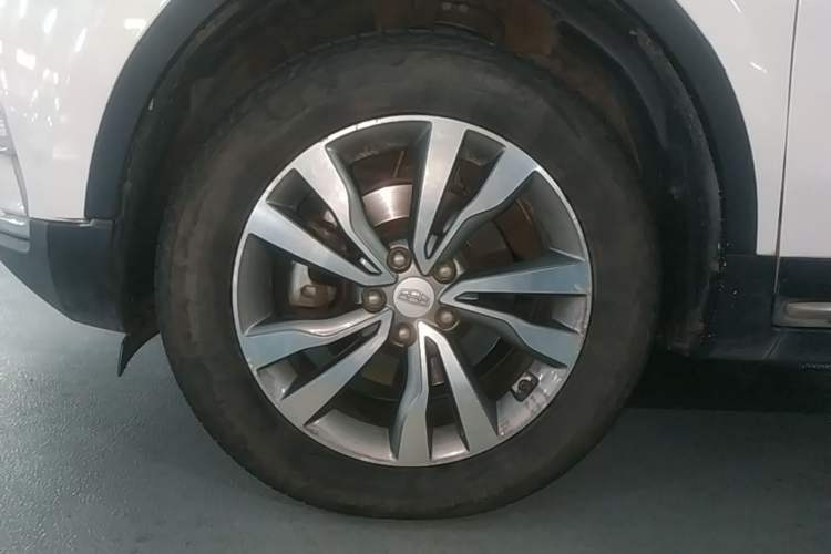 Used Geely Auto Emgrand X7 Sport 2016 1.8TD Automatic Smart Model Left Front Wheel Hub