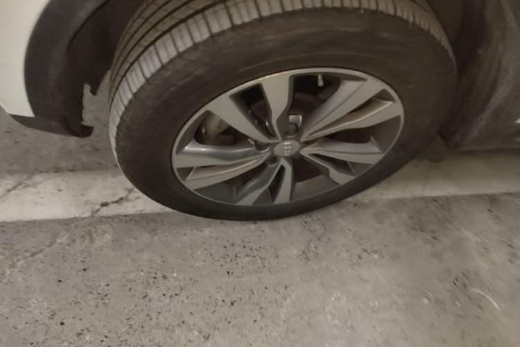 Used Geely Auto Emgrand X7 Sport 2016 1.8TD Automatic ZhiZun Version Left Front Wheel Hub