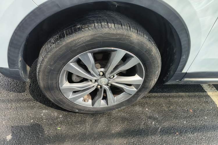 Used Geely Auto Emgrand X7 Sport 2016 2.0L Manual ZhiShang Version Left Front Wheel Hub