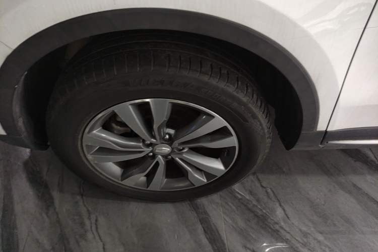 Used Geely Auto Emgrand X7 Sport 2016 1.8TD Automatic ZhiZun Version Left Front Wheel Hub