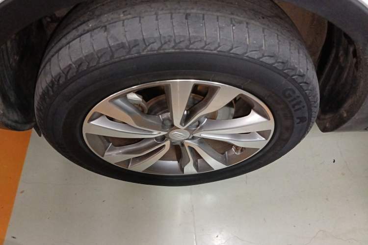 Used Geely Auto Emgrand X7 Sport 2016 1.8TD Automatic Smart Connectivity Version Left Front Wheel Hub