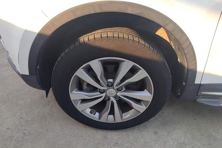 Used Geely Auto Emgrand X7 Sport 2016 1.8TD Automatic Smart Model Left Front Wheel Hub