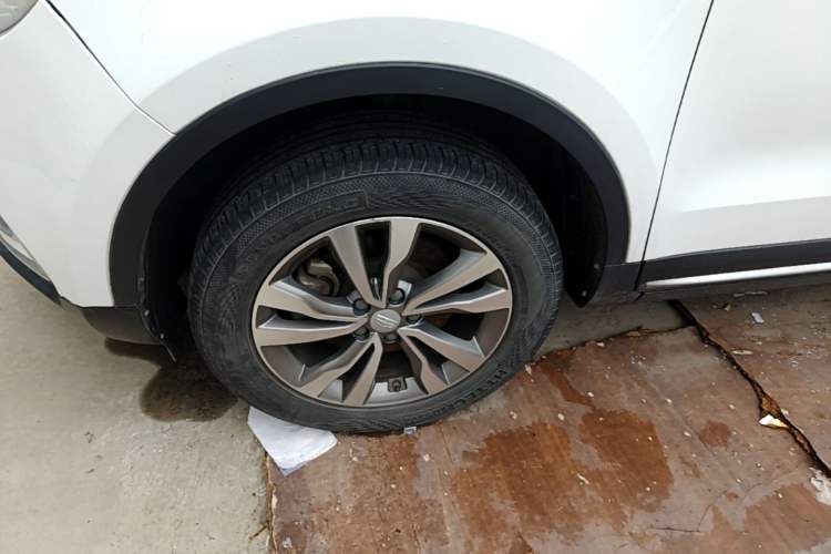 Used Geely Auto Emgrand X7 Sport 2016 2.0L Manual Smart Connect Version Left Front Wheel Hub