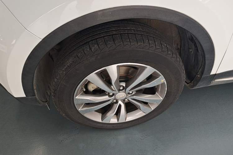 Used Geely Auto Emgrand X7 Sport 2016 1.8TD Automatic Smart Model Left Front Wheel Hub