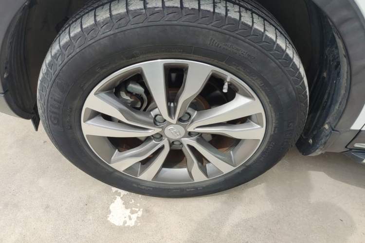 Used Geely Auto Emgrand X7 Sport 2016 1.8TD Automatic Smart Model Left Front Wheel Hub