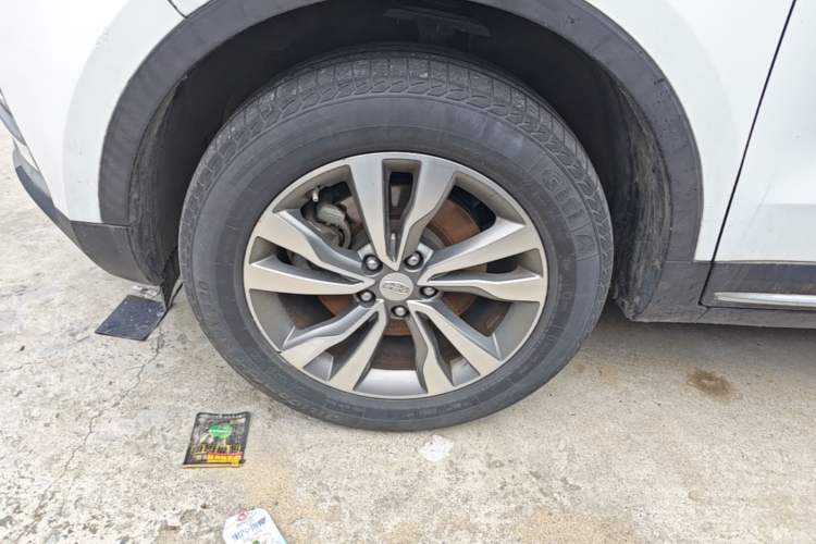 Used Geely Auto Emgrand X7 Sport 2016 2.0L Manual ZhiShang Version Left Front Wheel Hub