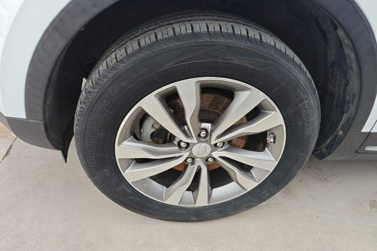 Used Geely Auto Emgrand X7 Sport 2016 1.8TD Automatic ZhiShang Model Left Front Wheel Hub